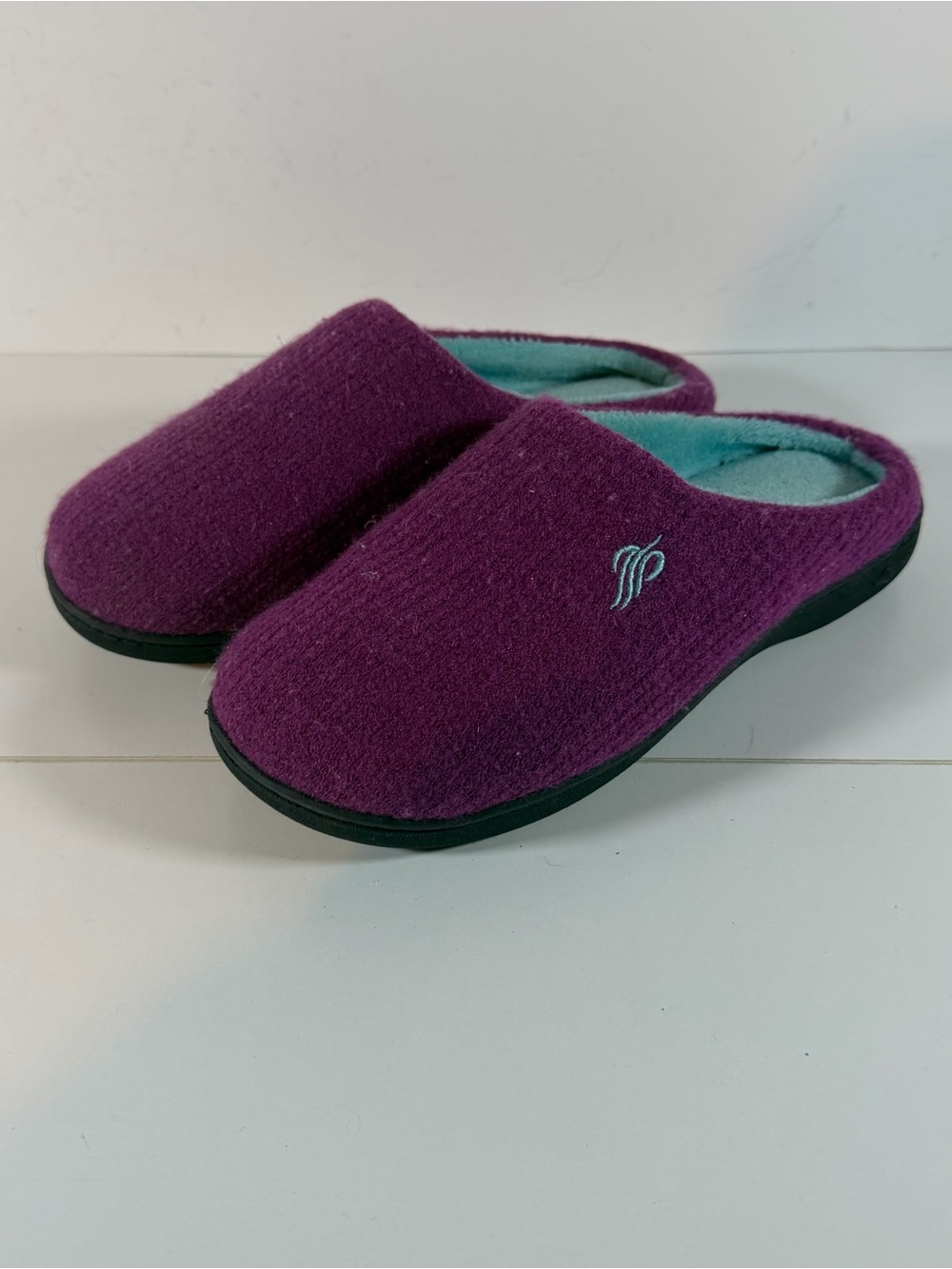 Wishcotton Women's Plum Slip-On House Slippers Size M 7-8